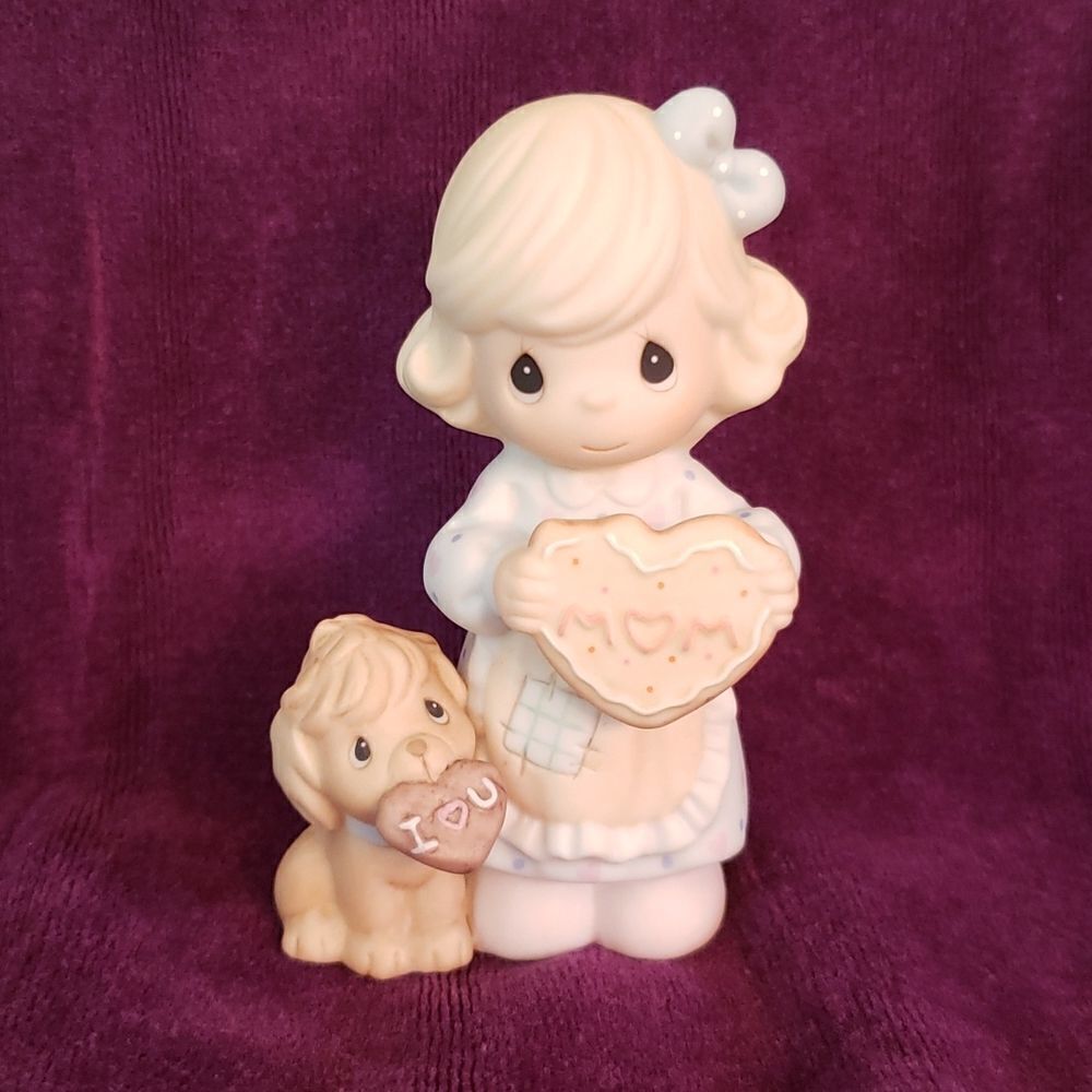 Vtg Precious Moments "Mom, You're a Sweetheart" Avon Exclusive - #104850 (2001)